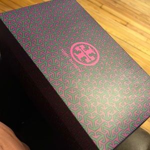 Box Tory burch